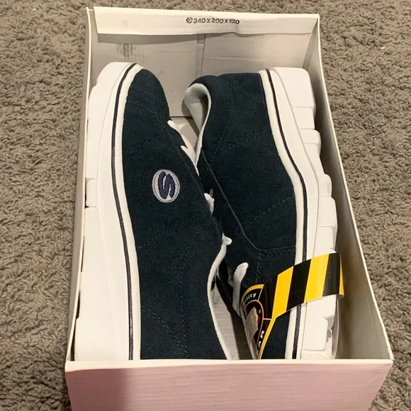 Sketchers men’s footwear NIB - Picture 3 of 5